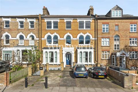 3 bedroom apartment for sale, Queens Drive, London, N4