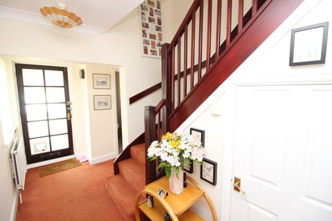10 Paddock Close, Worcester Park, KT4 7LY