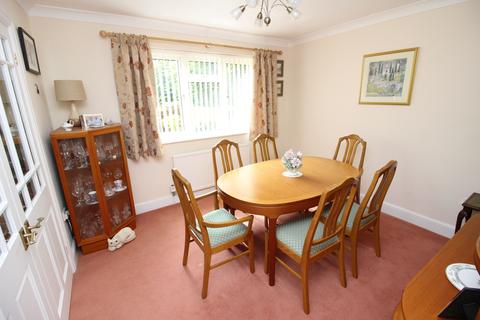10 Paddock Close, Worcester Park, KT4 7LY