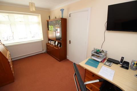 10 Paddock Close, Worcester Park, KT4 7LY