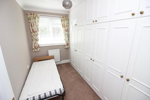 10 Paddock Close, Worcester Park, KT4 7LY