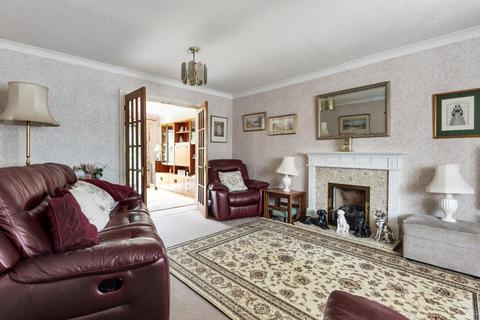 15 Arnold Way, Thame, OX9 2QA