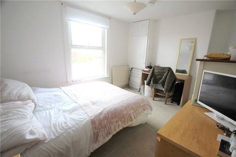 1 bedroom semi-detached house to rent, Kings Road, Egham, Surrey, UK, TW20