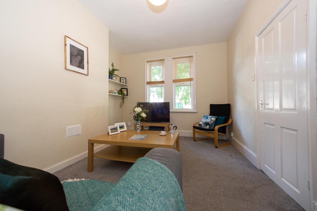 42 Moor Road, Headingley, Leeds, LS6 4BJ 2 bed townhouse £849 pcm (£
