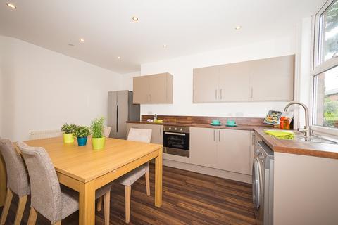 8 Mayville Terrace, Hyde Park, Leeds, LS6 1NB