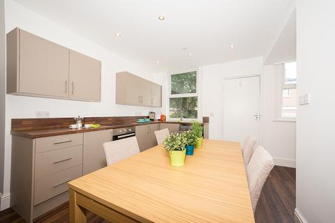 5 bedroom terraced house to rent, 8 Mayville Terrace, Hyde Park, Leeds, LS6 1NB