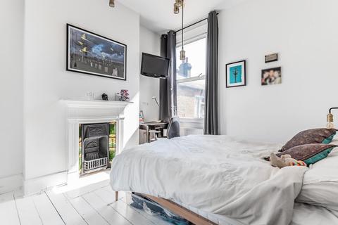 47 Avarn Road, London, SW17 9HB