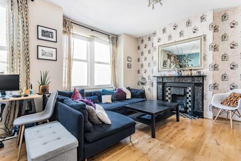 47 Avarn Road, London, SW17 9HB