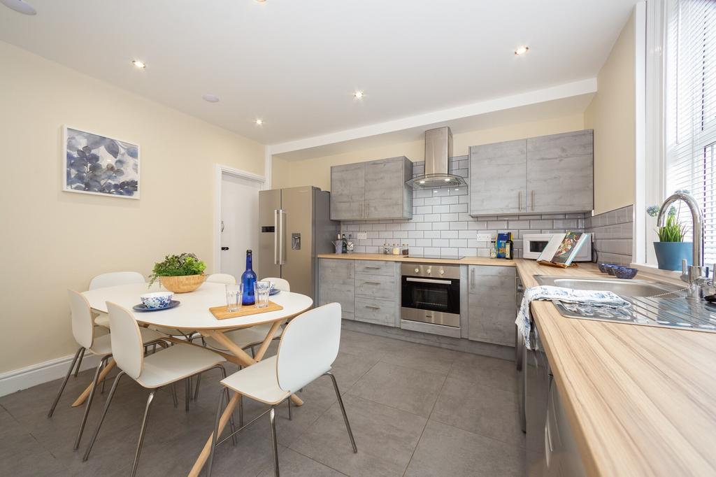 House in Leeds - View 2