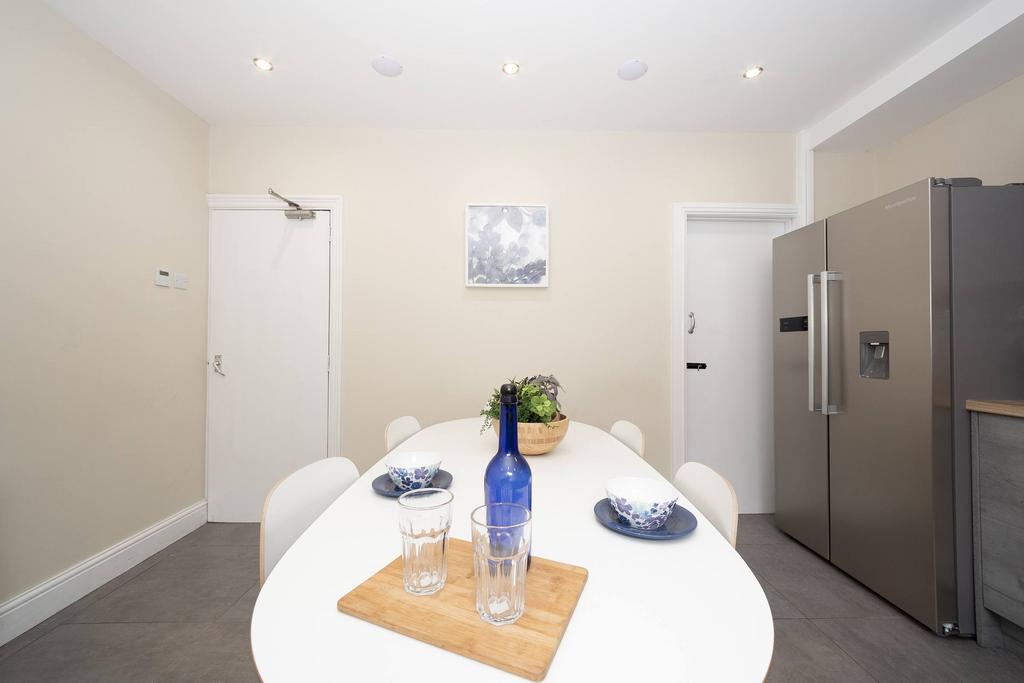 House in Leeds - View 4