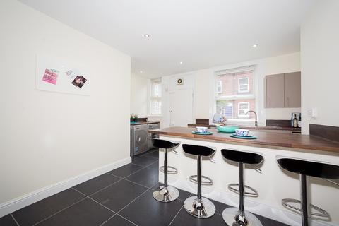 5 bedroom property to rent, 6 Hessle Terrace, Hyde Park, Leeds, LS6 1EQ