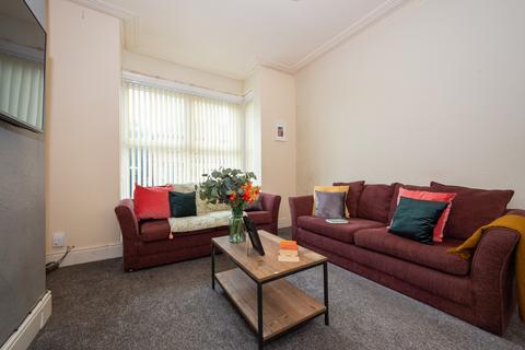 5 bedroom terraced house to rent, 55 Richmond Avenue, Headingley, Leeds, LS6 1DB