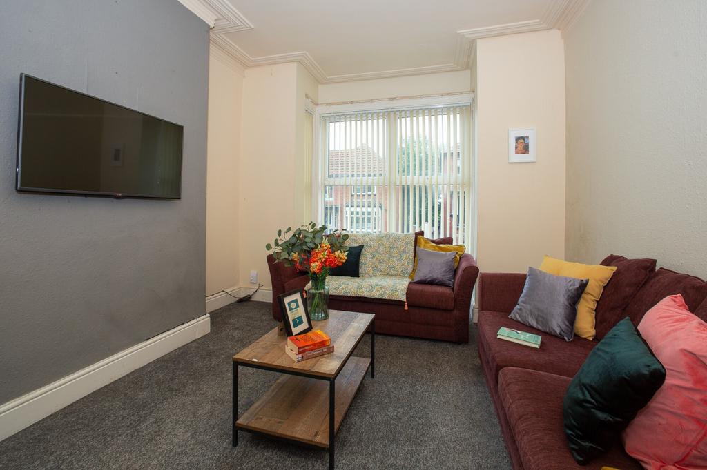House in Leeds, West Yorkshire - More