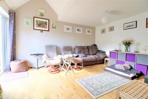 88 Arncliffe Drive, Heelands, Milton Keynes, MK13 7LJ