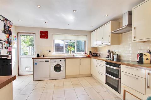 67 Appledore Crescent, Sidcup, DA14 6RG