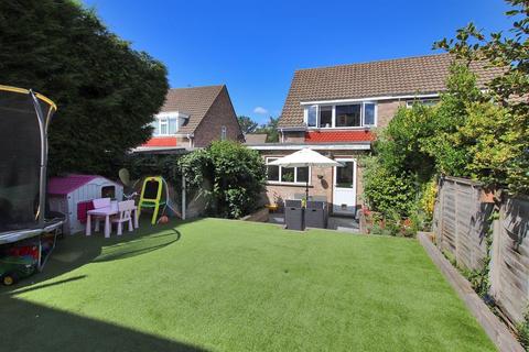 67 Appledore Crescent, Sidcup, DA14 6RG