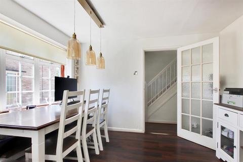 67 Appledore Crescent, Sidcup, DA14 6RG