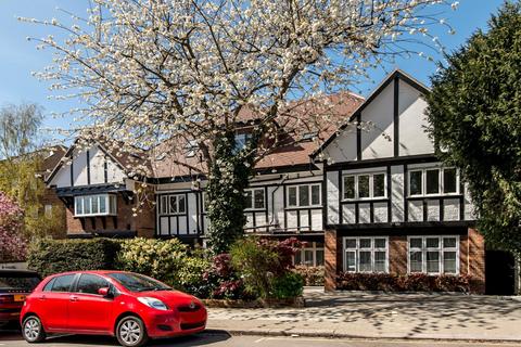 157c West Heath Road, London, NW3 7TT