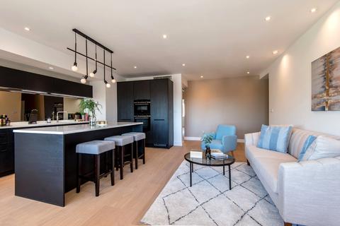 157c West Heath Road, London, NW3 7TT