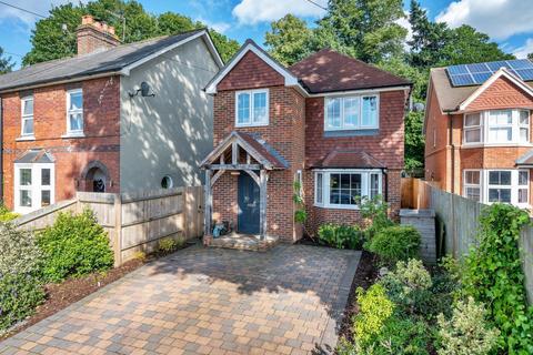 Oak Tree House Barnett Lane, Wonersh, Guildford, GU5 0RZ