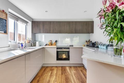 Oak Tree House Barnett Lane, Wonersh, Guildford, GU5 0RZ