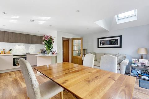 Oak Tree House Barnett Lane, Wonersh, Guildford, GU5 0RZ
