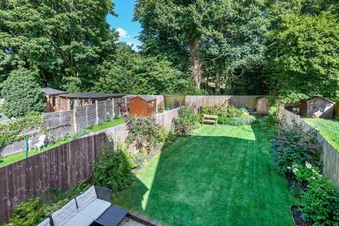 Oak Tree House Barnett Lane, Wonersh, Guildford, GU5 0RZ