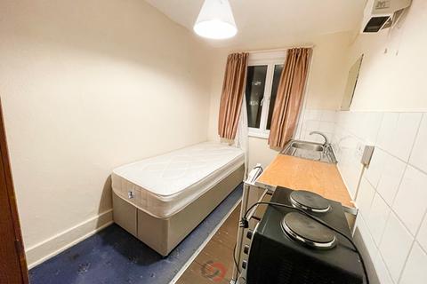 Studio to rent, Sussex Gardens, Paddington, London, London  W2