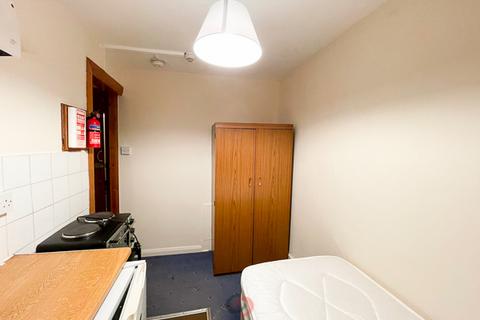 Studio to rent, Sussex Gardens, Paddington, London, London  W2