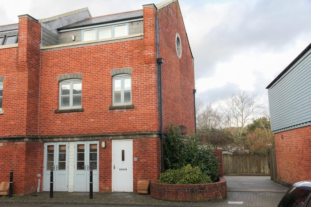 Brunel Court, Truro, TR1 3 bed end of terrace house £850 pcm (£196 pw)