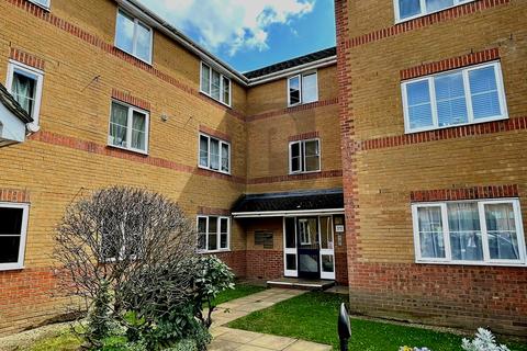 2 bedroom flat to rent - Dairyman Close, Cricklewood, London, NW2