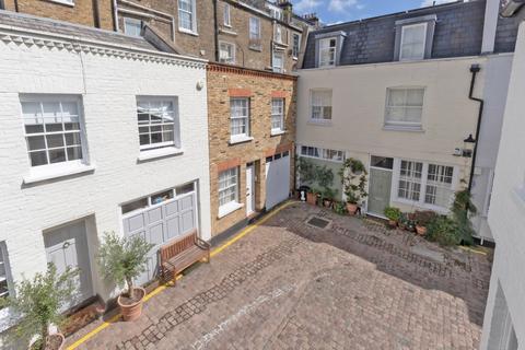 26 Radley Mews, London, W8 6JP