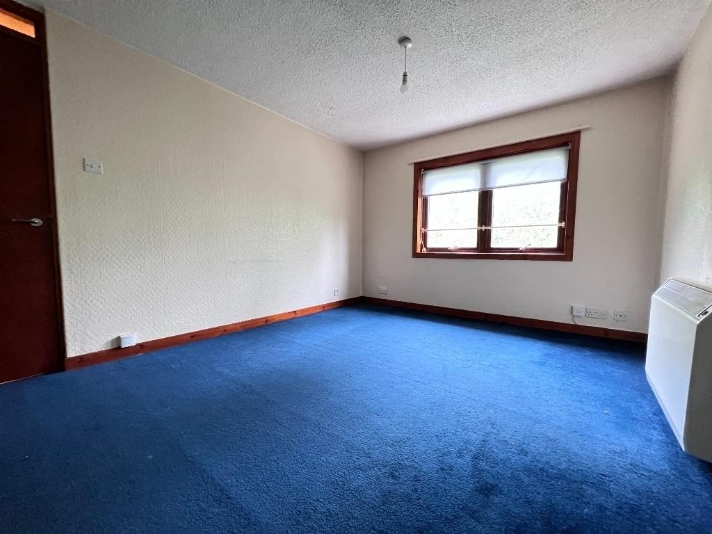 Red Admiral Court, Whitfield, Dundee... 1 bed flat £400 pcm (£92 pw)
