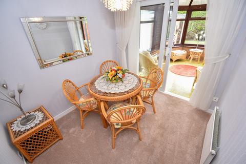 16 Bowgreave Close, Blackpool, FY4 5RD