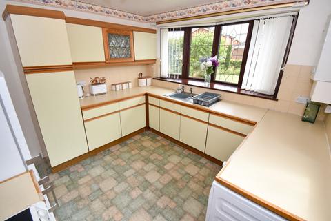 16 Bowgreave Close, Blackpool, FY4 5RD