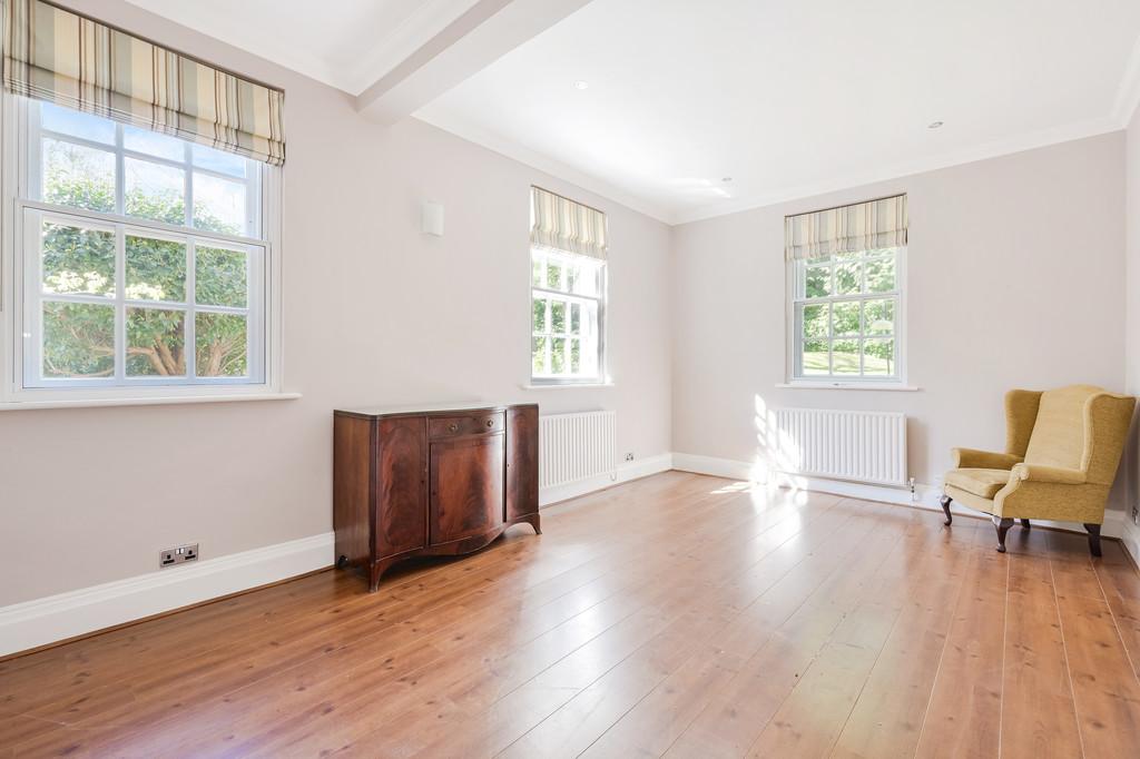 Broadway, flat 9 (12)