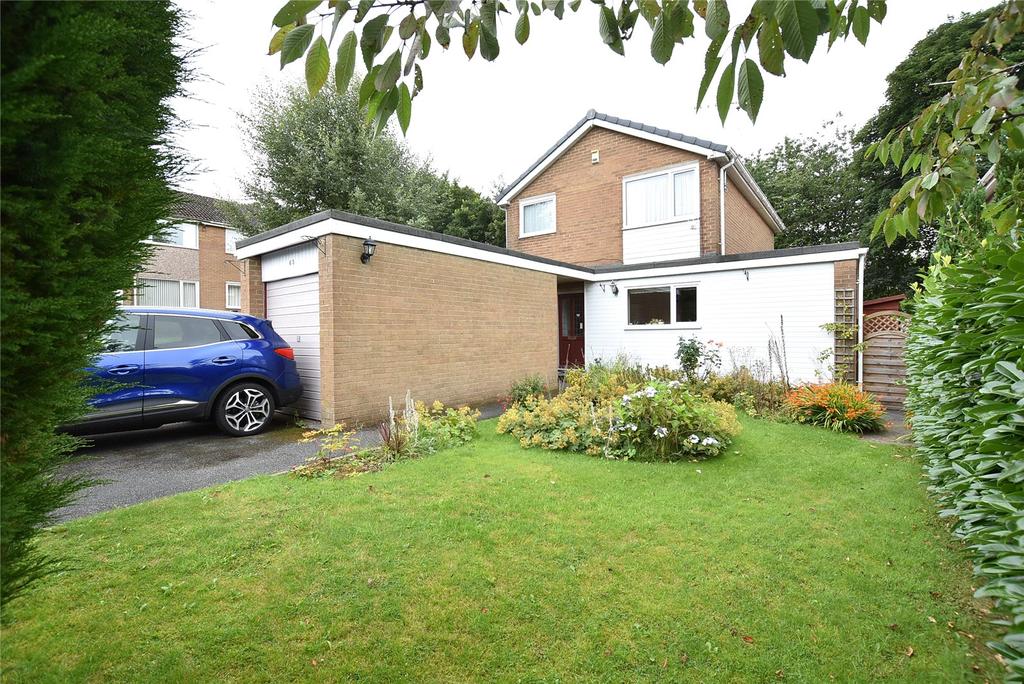 Holt Park Crescent, Holt Park, Leeds 3 bed detached house £365,000