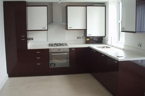 3 bedroom flat to rent, TWINLOCK COURT, WILSON GARDENS, WEST HARROW, LONDON HA1