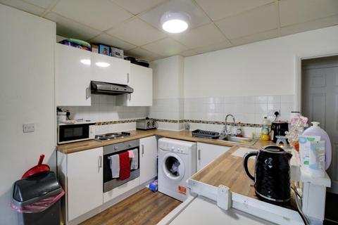 Flat 1a, 21 The Renown, Shoeburyness, Southend-on-sea, SS3 9UU