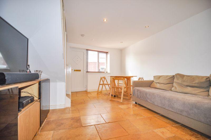 Kennington Avenue, Bristol, BS15 2 bed semidetached house £1,150 pcm