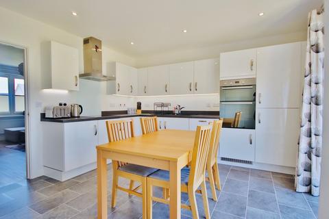 56 Dalziel Drive, Whittington, Worcester, WR5 2QY