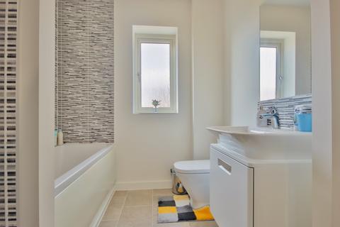 56 Dalziel Drive, Whittington, Worcester, WR5 2QY