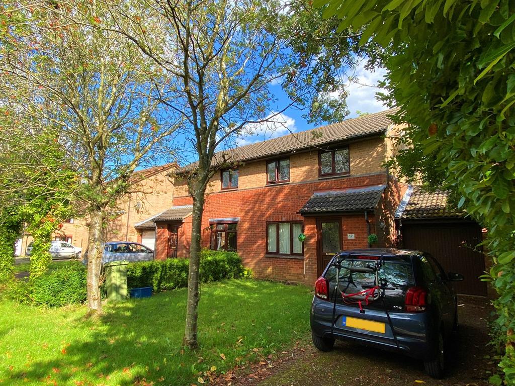 Brayton Court, Shenley Lodge, Milton Keynes, MK5 3 bed semidetached