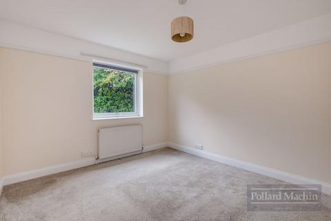 2 bedroom apartment to rent, 3 Parrs Close, South Croydon