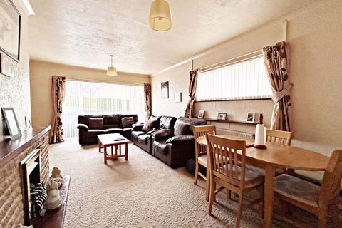 3 bedroom bungalow for sale, Woodlands Close, Drakes Broughton