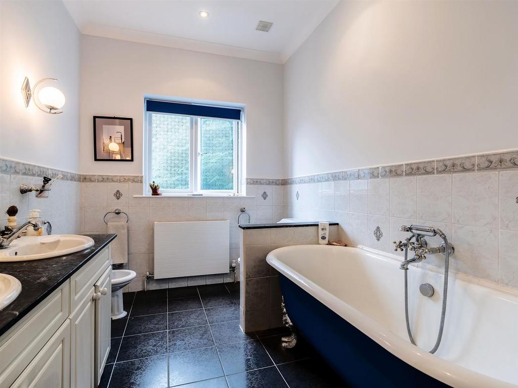 Ensuite