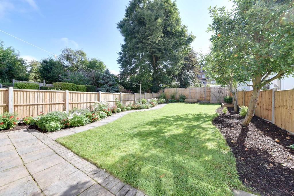 Stanhope Avenue, Finchley, London, N3 5 bed semidetached house £