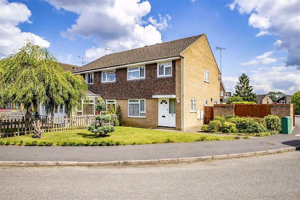 Alzey Gardens, Harpenden, Hertfordshire 3 bed semidetached house £
