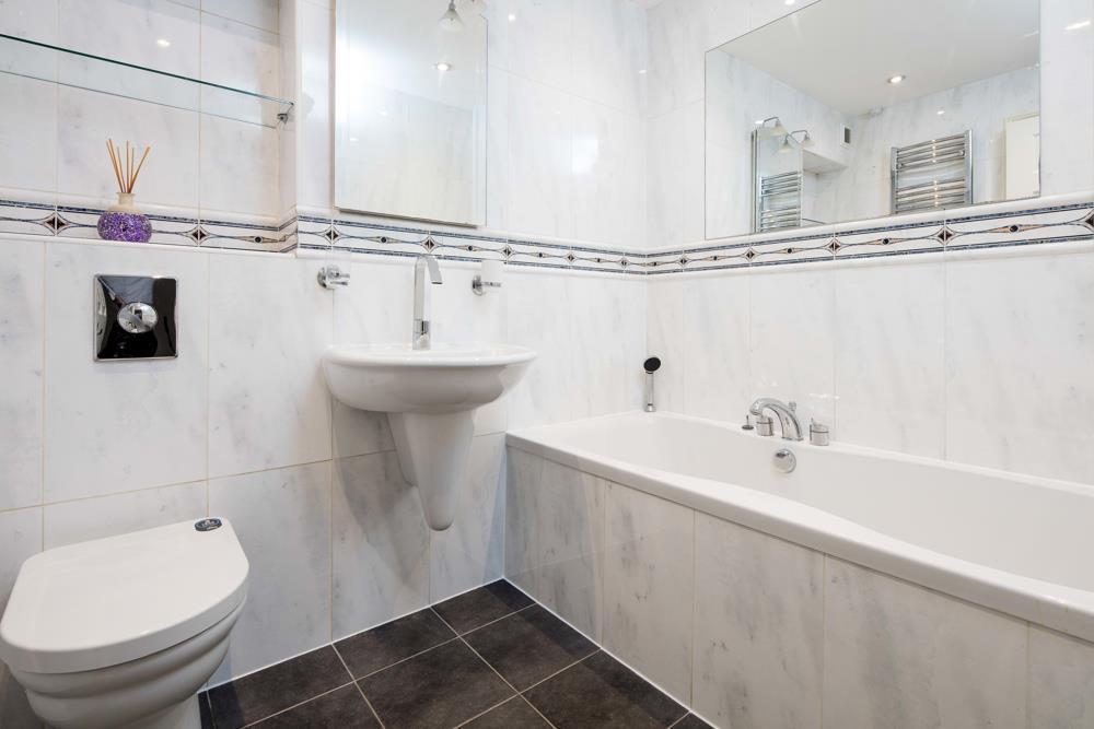 Flat 1 Ardmore-1.jpg