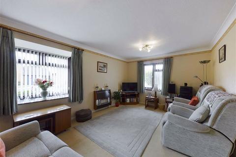 33 Apple Orchard, Prestbury, Cheltenham, GL52 3EH